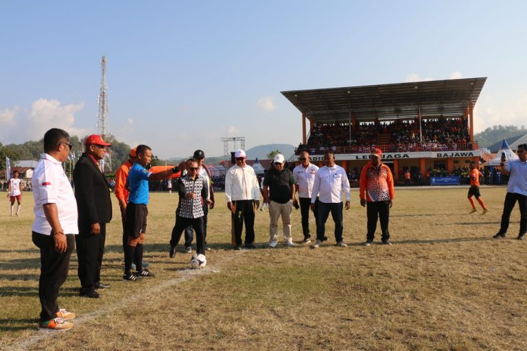 Pj Gubernur Membuka Turnamen Liga Pelajar Soeratin CUP U-17 Tahun 2023